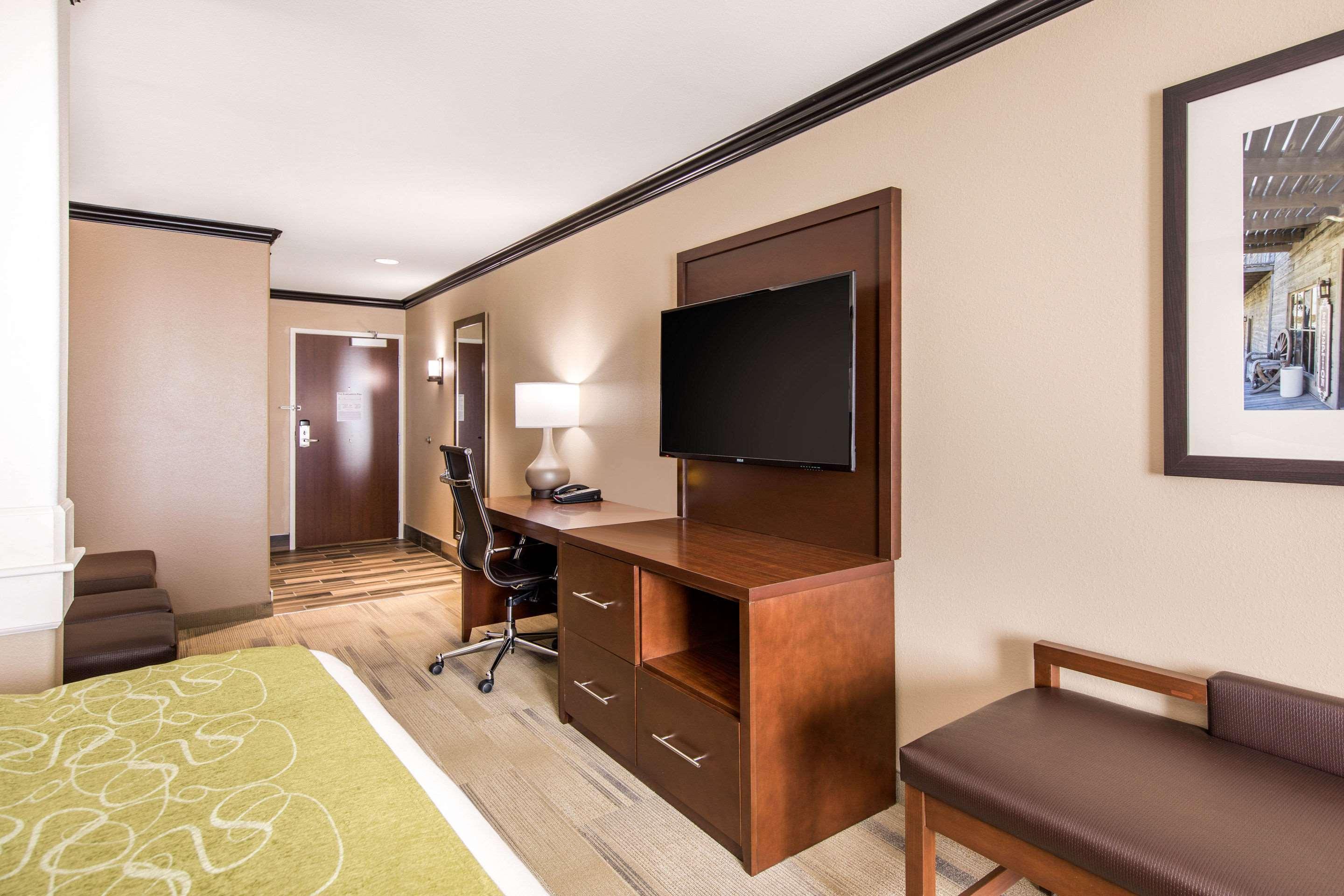Comfort Suites Liberal Dış mekan fotoğraf